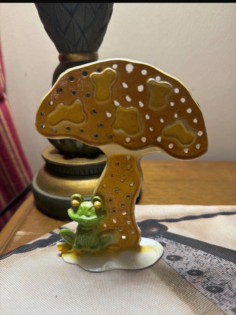 Vintage mushroom & frog earring holder